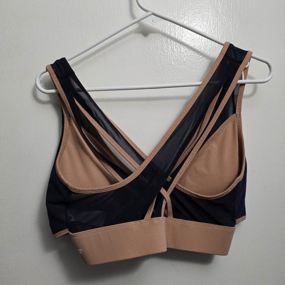 Fabletics bra size large - Picture 2 of 6
